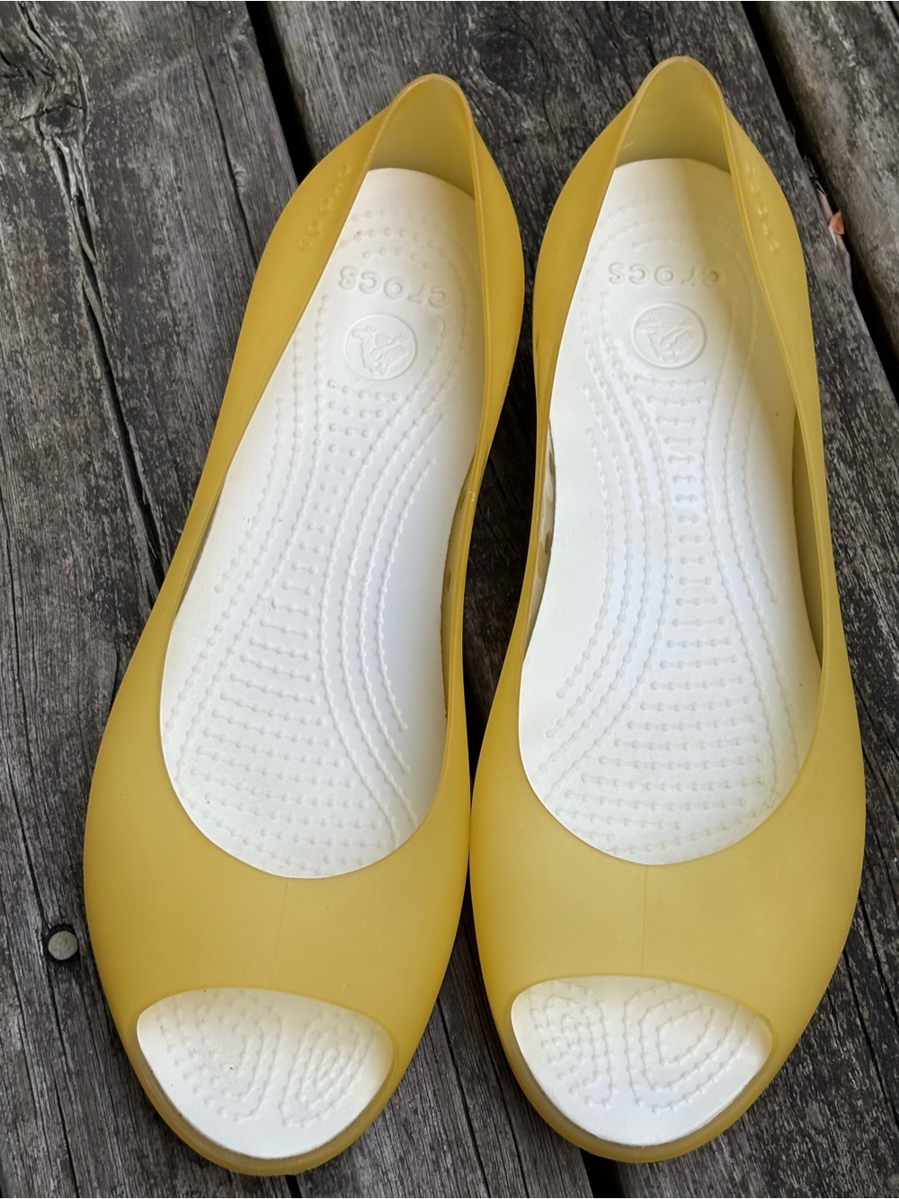 CROCS Carlie Peep Toe Jelly Ballet Flats Yellow White Women’s Size 9 Cushioned